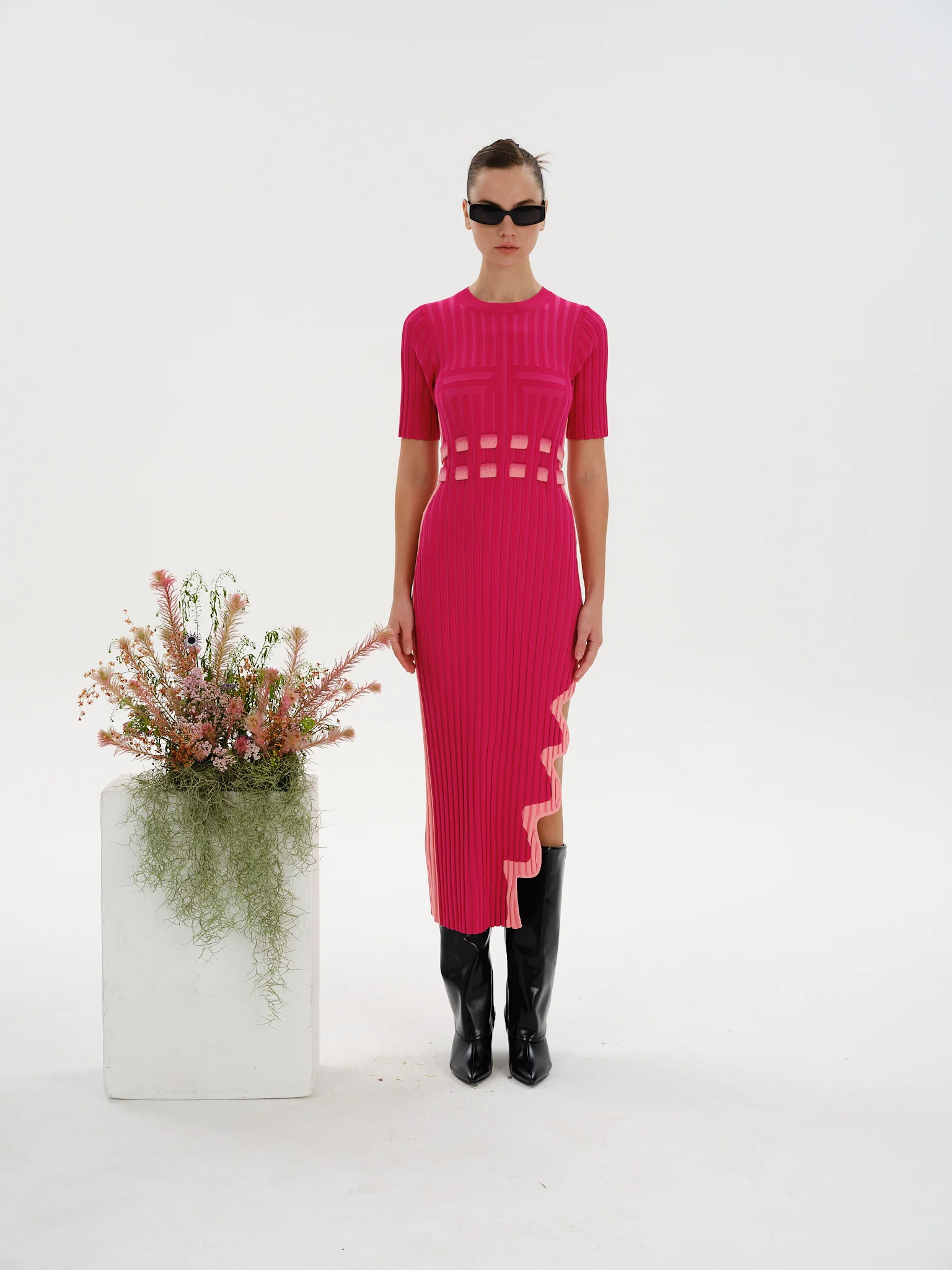 JODIE PLEATED DRESS WITH WAVY SIDE SLIT - Image 2