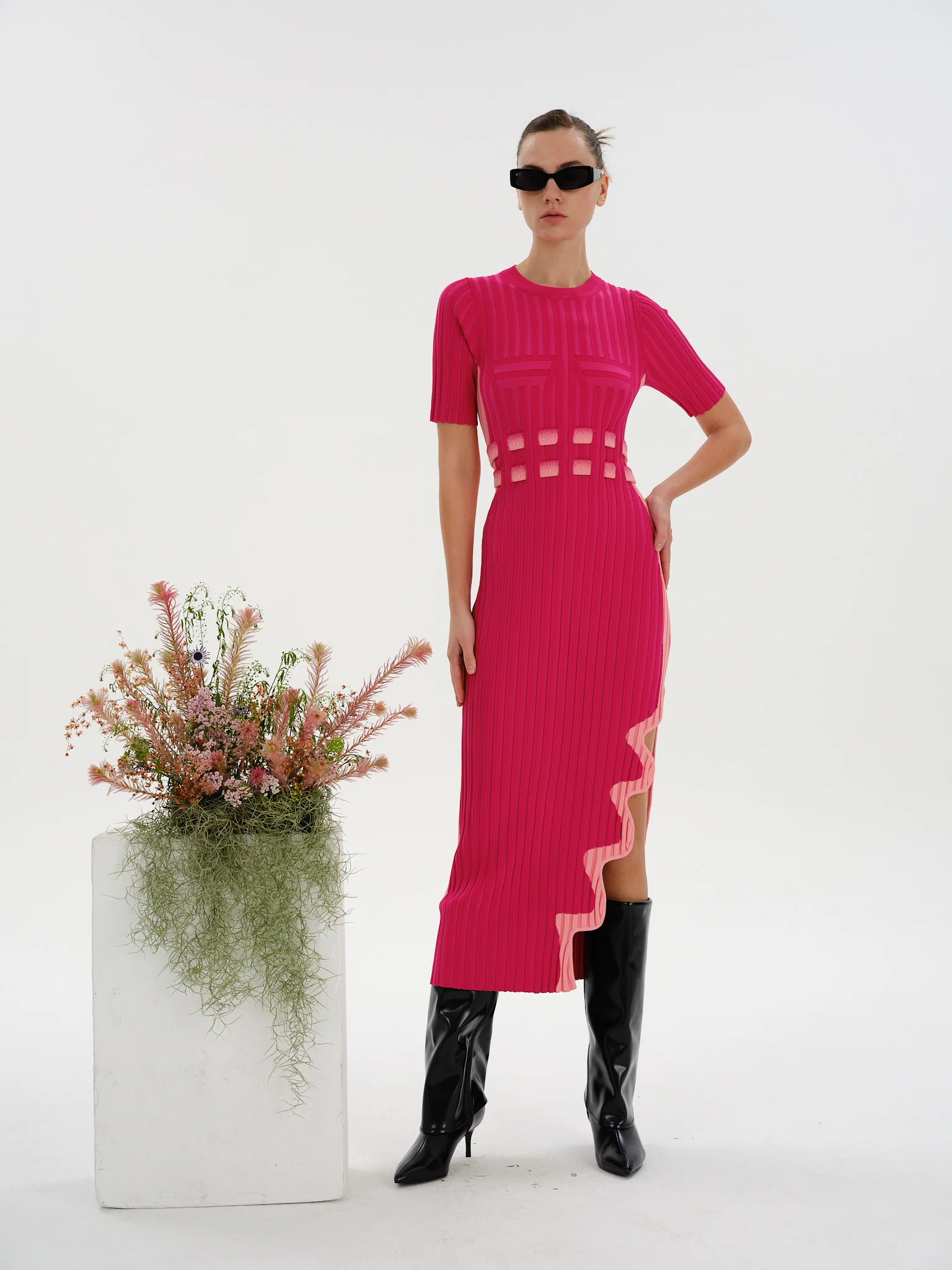 JODIE PLEATED DRESS WITH WAVY SIDE SLIT - Image 4